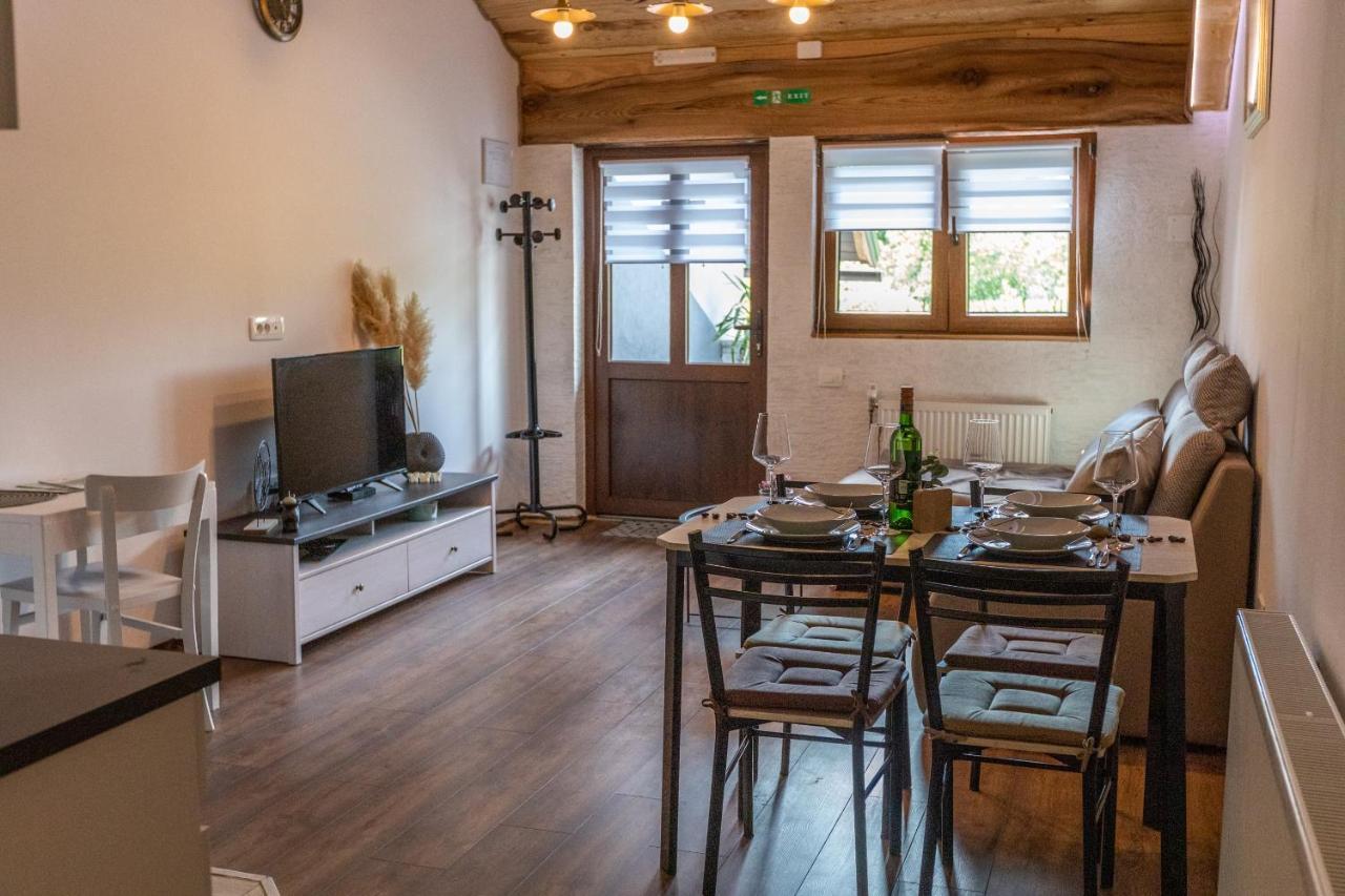 Apartman Mila Josipdol Exteriér fotografie