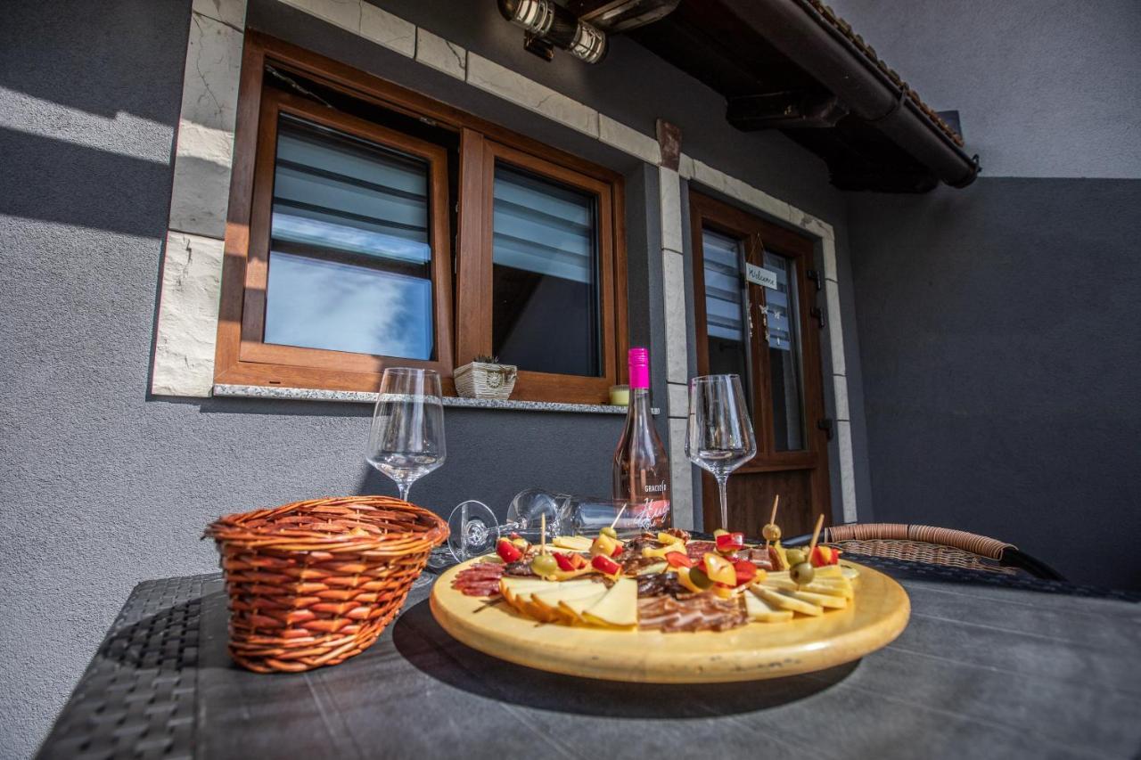 Apartman Mila Josipdol Exteriér fotografie
